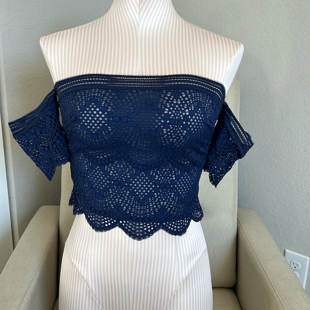 1 day sale! VS lace top